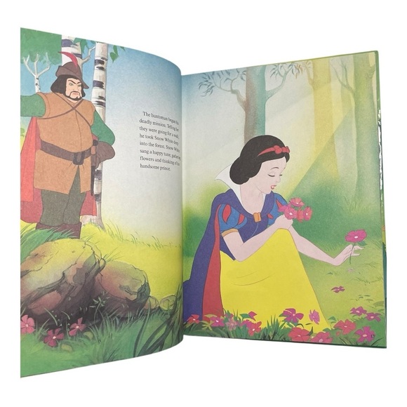 Disney's Snow White and the Seven Dwarfs Book - Picture 6 of 8